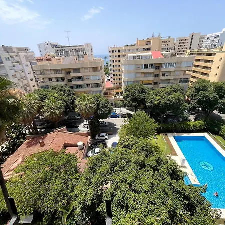 Apartment Bright, Central, Close To The Sea, Parking And Wifi *