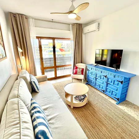 Lejlighed Bright, Central, Close To The Sea, Parking And Wifi