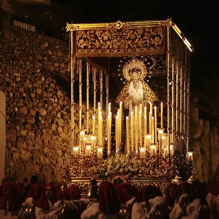 Apartment Bright, Central, Close To The Sea, Parking And Wifi *