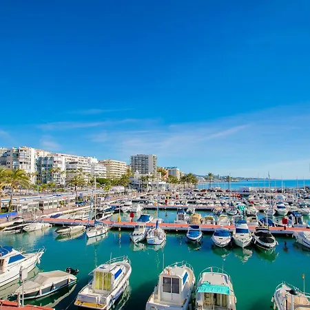 Apartment Bright, Central, Close To The Sea, Parking And Wifi