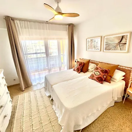 Daire Bright, Central, Close To The Sea, Parking And Wifi Marbella