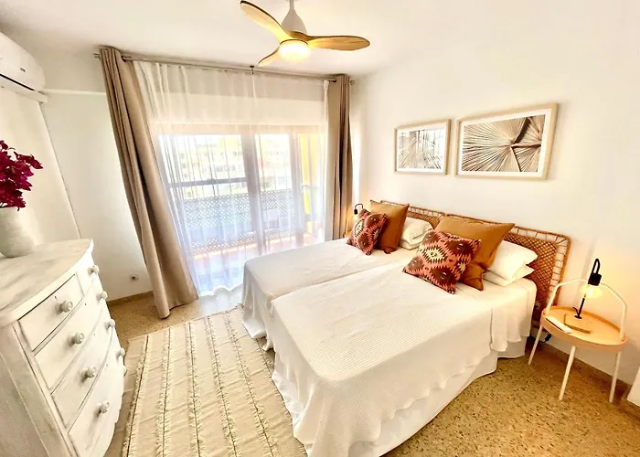 Daire Bright, Central, Close To The Sea, Parking And Wifi Marbella