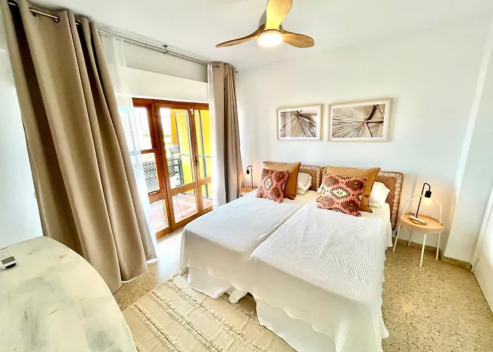 Bright, Central, Close To The Sea, Parking And Wifi Daire Marbella