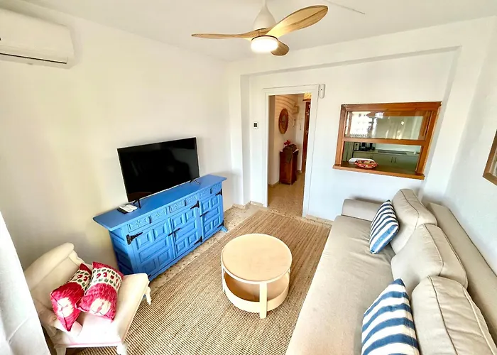 Daire Bright, Central, Close To The Sea, Parking And Wifi Marbella