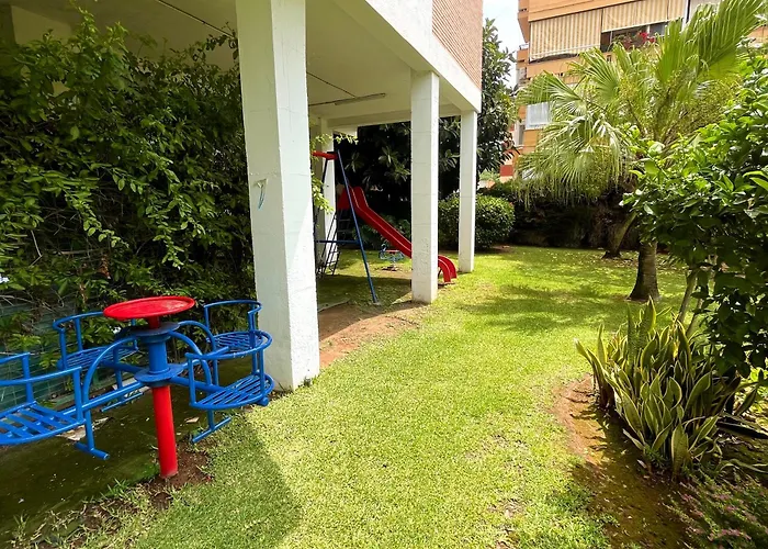 Apartment Bright, Central, Close To The Sea, Parking And Wifi