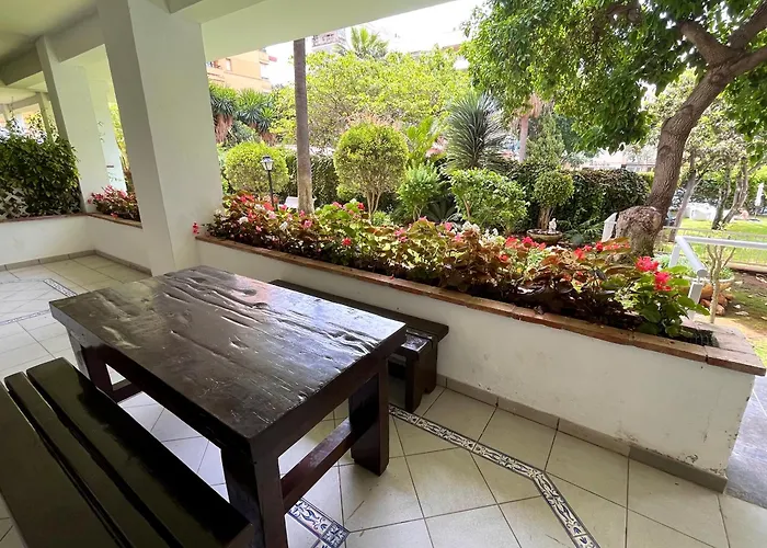 Apartment Bright, Central, Close To The Sea, Parking And Wifi Marbella