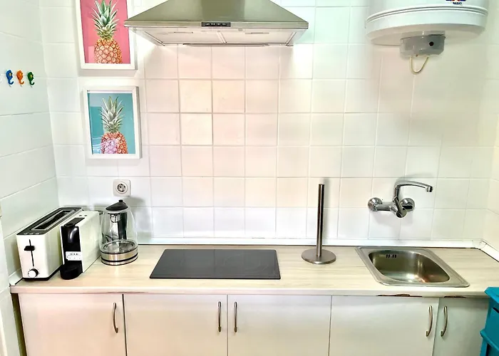 Bright, Central, Close To The Sea, Parking And Wifi